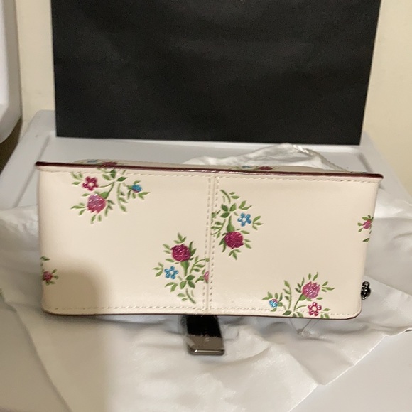 CoachDK/Chalk cross Stitch Floal print Bowery - Picture 6 of 9